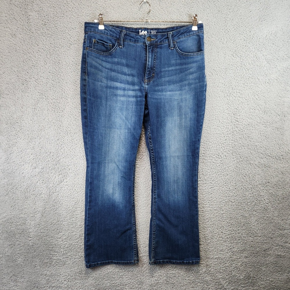 Lee Regular Fit‎ Boot Cut Mid Rise Jeans Womens 14P (Measures 35x28) Medium Wash